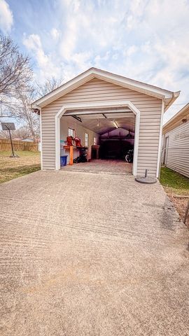 301 McQuade Cir, Mcminnville, TN 37110