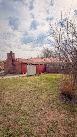 301 McQuade Cir, Mcminnville, TN 37110