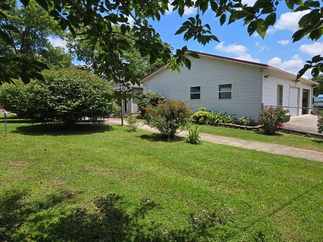 301 McQuade Cir, Mcminnville, TN 37110