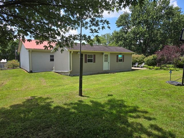 301 McQuade Cir, Mcminnville, TN 37110