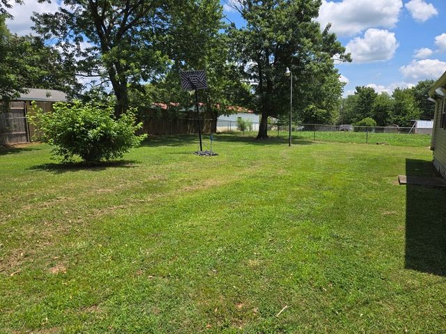 301 McQuade Cir, Mcminnville, TN 37110