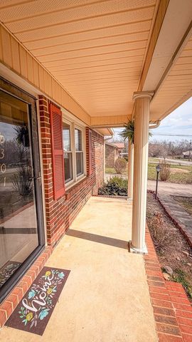 301 McQuade Cir, Mcminnville, TN 37110