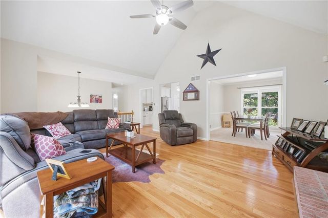 414 Middle Valley Lane, Woodstock, GA 30189