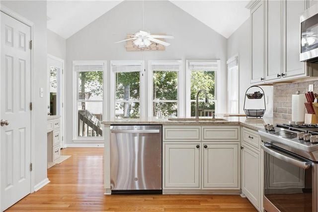 414 Middle Valley Lane, Woodstock, GA 30189
