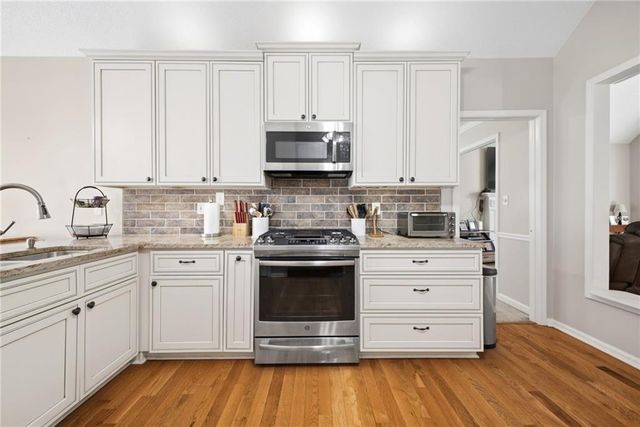 414 Middle Valley Lane, Woodstock, GA 30189