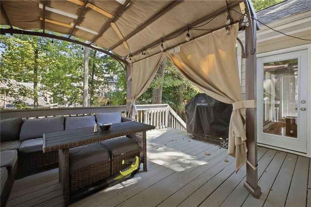 414 Middle Valley Lane, Woodstock, GA 30189