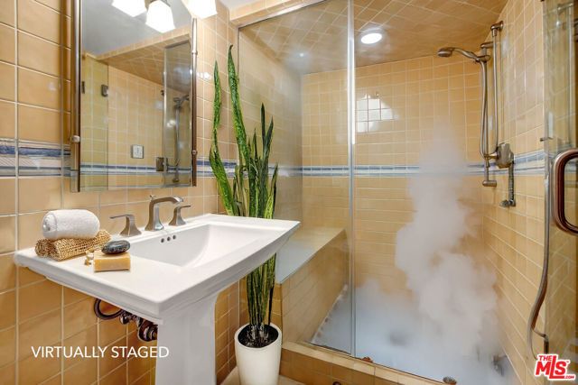 6640 Whitley Terrace, Los Angeles, CA 90068