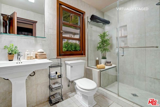 6640 Whitley Terrace, Los Angeles, CA 90068