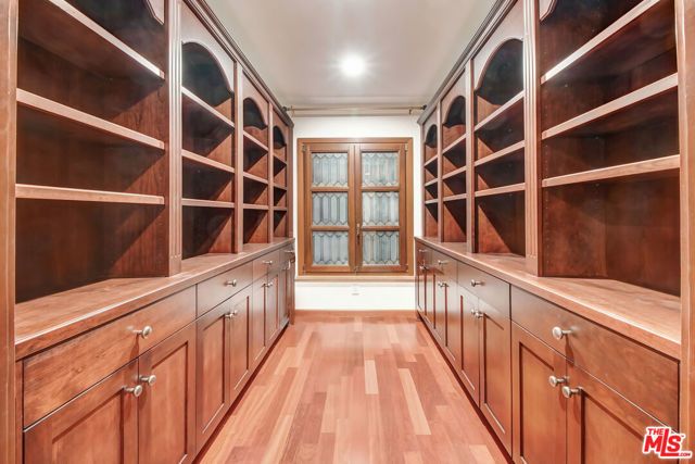 6640 Whitley Terrace, Los Angeles, CA 90068