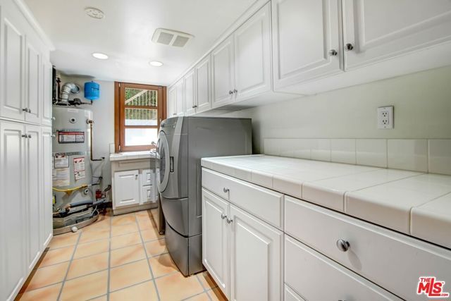 6640 Whitley Terrace, Los Angeles, CA 90068