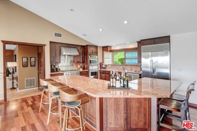 6640 Whitley Terrace, Los Angeles, CA 90068