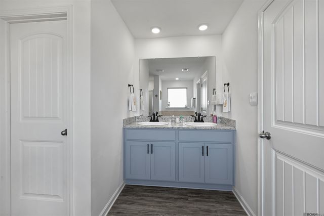 23074 Riverbank St, Vacherie, LA 70090