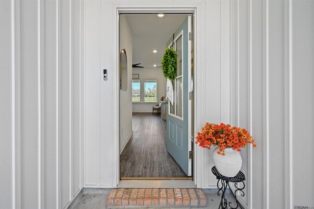 23074 Riverbank St, Vacherie, LA 70090