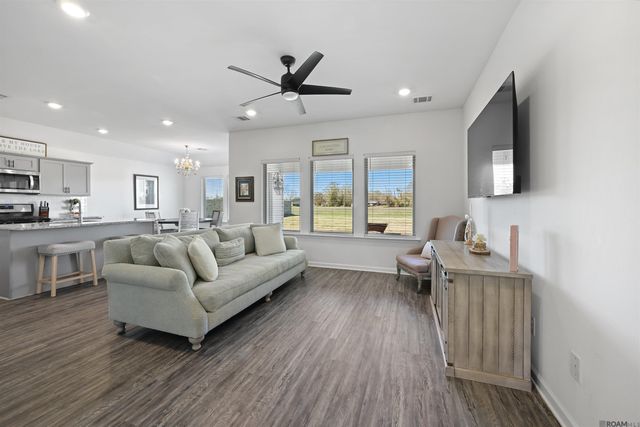 23074 Riverbank St, Vacherie, LA 70090