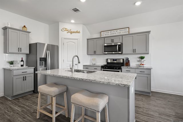 23074 Riverbank St, Vacherie, LA 70090