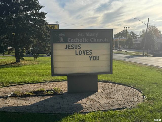 708 STATE Avenue, Hampton, IL 61256