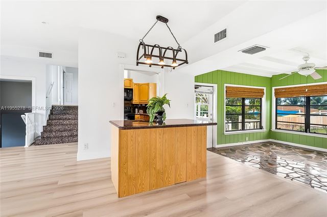 1419 Crest Dr, Lake Worth, FL 33461