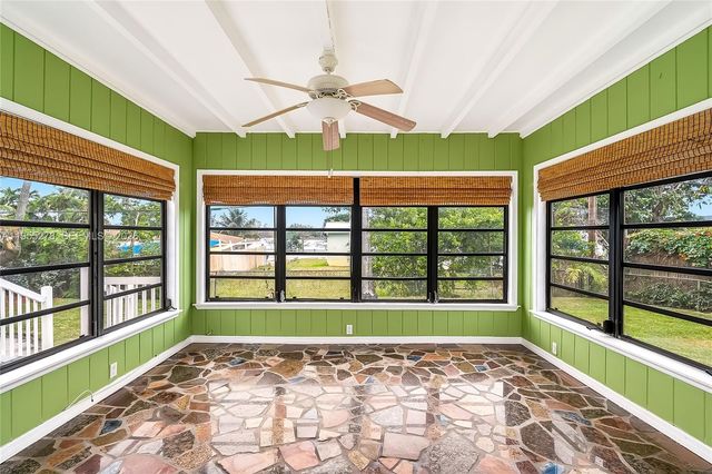 1419 Crest Dr, Lake Worth, FL 33461