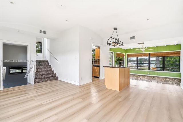 1419 Crest Dr, Lake Worth, FL 33461