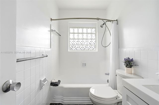 1419 Crest Dr, Lake Worth, FL 33461