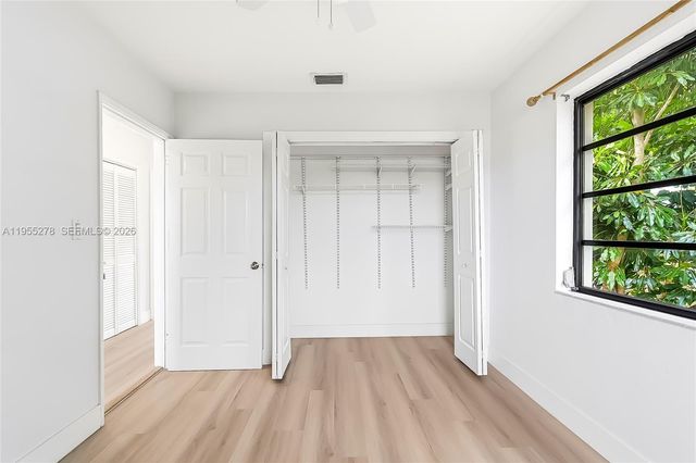 1419 Crest Dr, Lake Worth, FL 33461