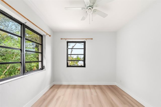 1419 Crest Dr, Lake Worth, FL 33461