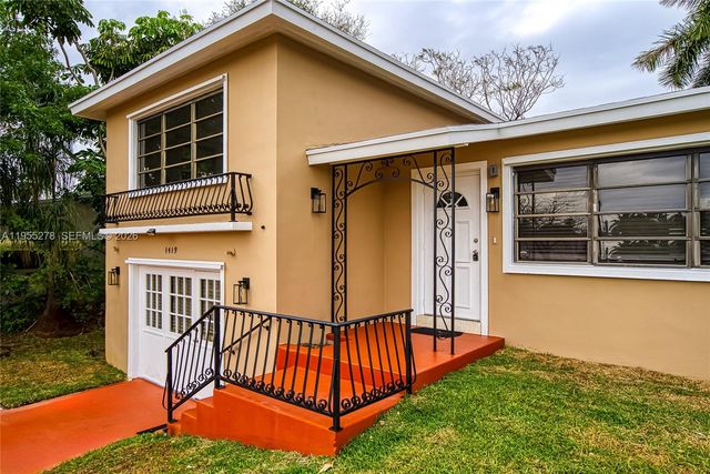 1419 Crest Dr, Lake Worth, FL 33461