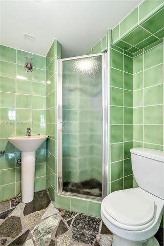 1419 Crest Dr, Lake Worth, FL 33461