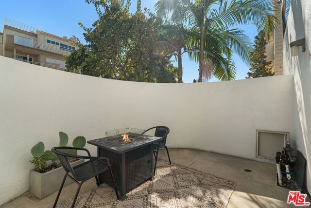 11925 Goshen Avenue 4, Los Angeles, CA 90049