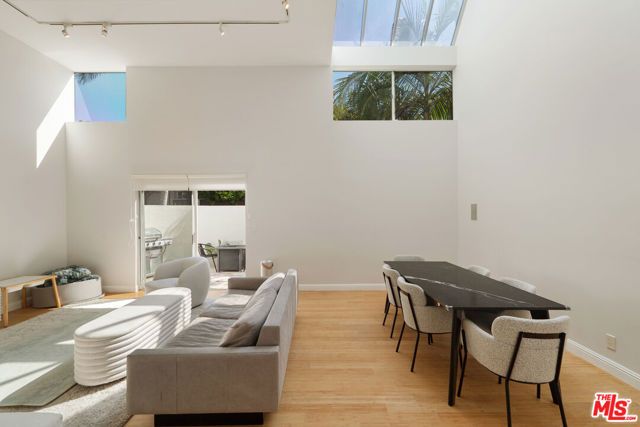 11925 Goshen Avenue 4, Los Angeles, CA 90049