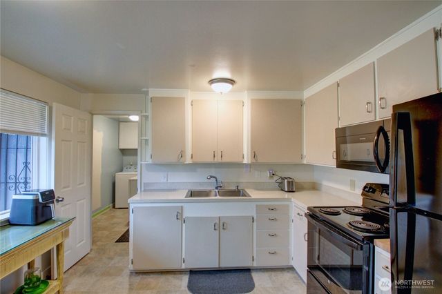 21 SW 8th Avenue, Oak Harbor, WA 98277
