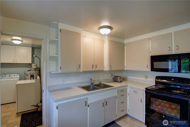 21 SW 8th Avenue, Oak Harbor, WA 98277