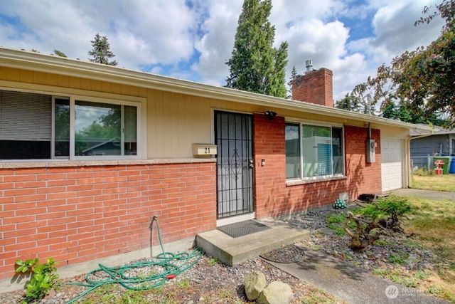 21 SW 8th Avenue, Oak Harbor, WA 98277