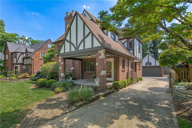 144 Patterson Road, Oakwood, OH 45419