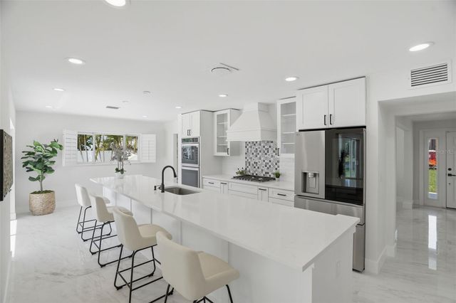 5101 DOVER STREET NE, St Petersburg, FL 33703