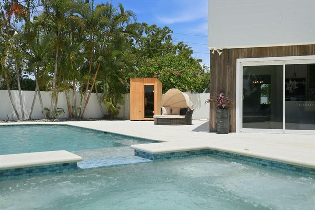 5101 DOVER STREET NE, St Petersburg, FL 33703