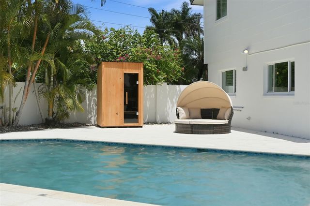 5101 DOVER STREET NE, St Petersburg, FL 33703