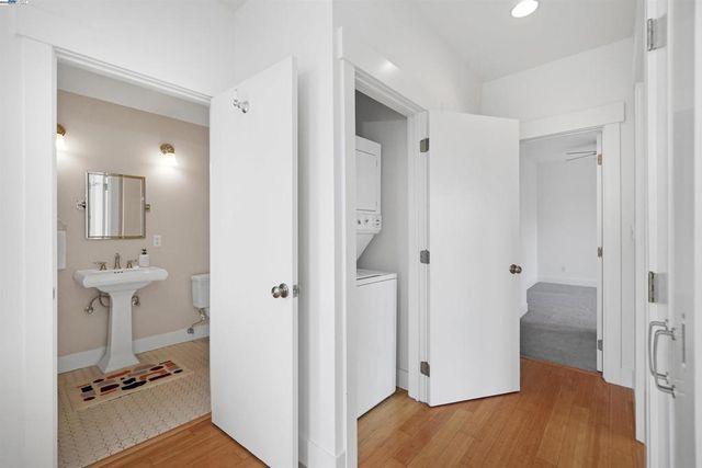 1450 34Th St, Oakland, CA 94608