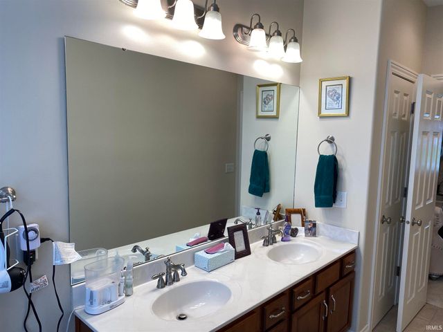 2072 Pheasant Ridge Drive, Warsaw, IN 46580