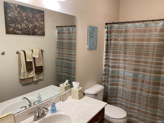 2072 Pheasant Ridge Drive, Warsaw, IN 46580