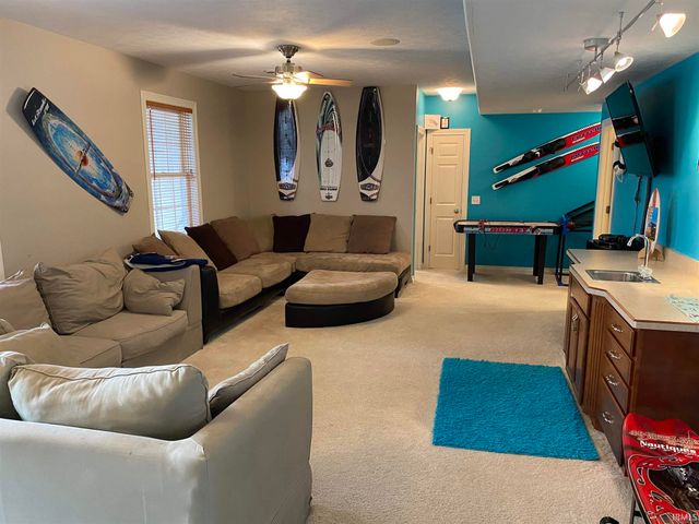 2072 Pheasant Ridge Drive, Warsaw, IN 46580