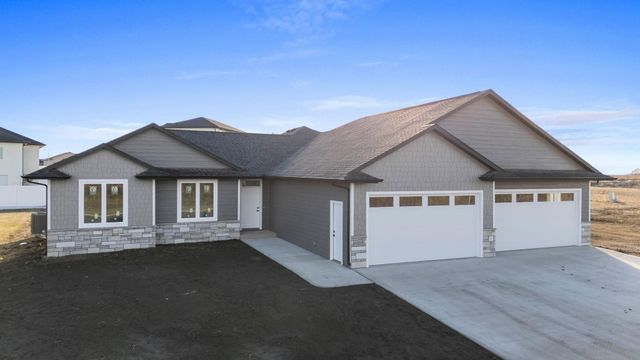 6105 W 54th St Street, Sioux Falls, SD 57107