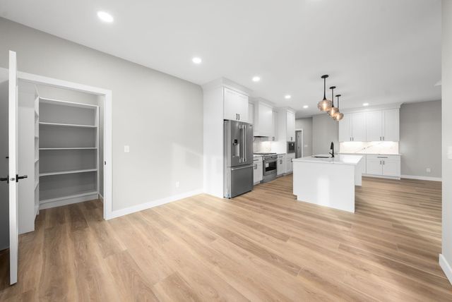 6105 W 54th St Street, Sioux Falls, SD 57107