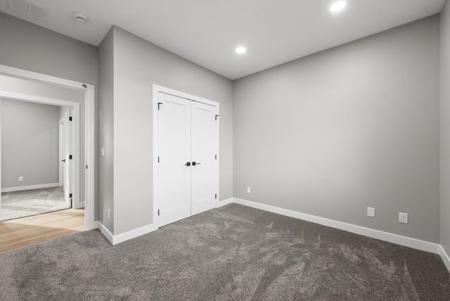 6105 W 54th St Street, Sioux Falls, SD 57107