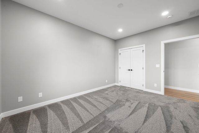 6105 W 54th St Street, Sioux Falls, SD 57107