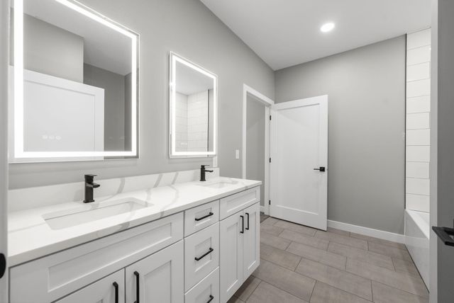 6105 W 54th St Street, Sioux Falls, SD 57107