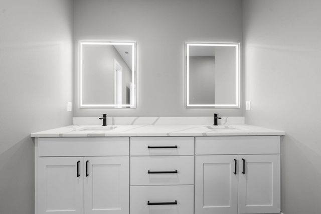 6105 W 54th St Street, Sioux Falls, SD 57107