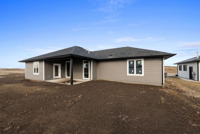 6105 W 54th St Street, Sioux Falls, SD 57107