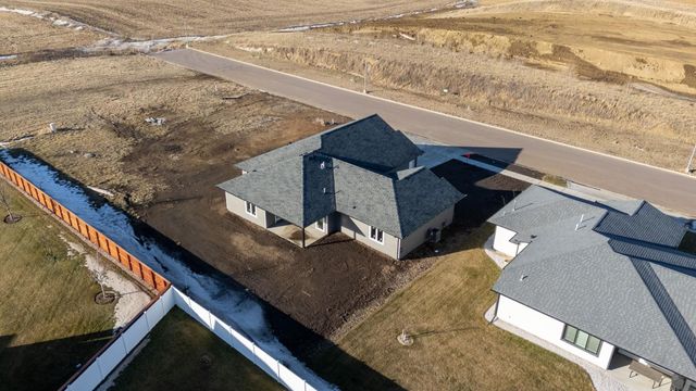 6105 W 54th St Street, Sioux Falls, SD 57107
