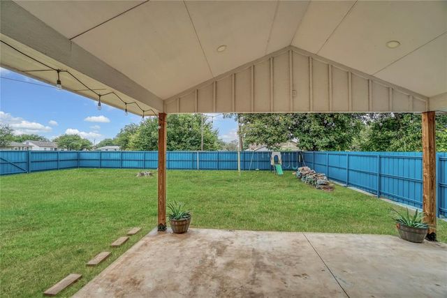 121 Pine Avenue, Altus, OK 73521